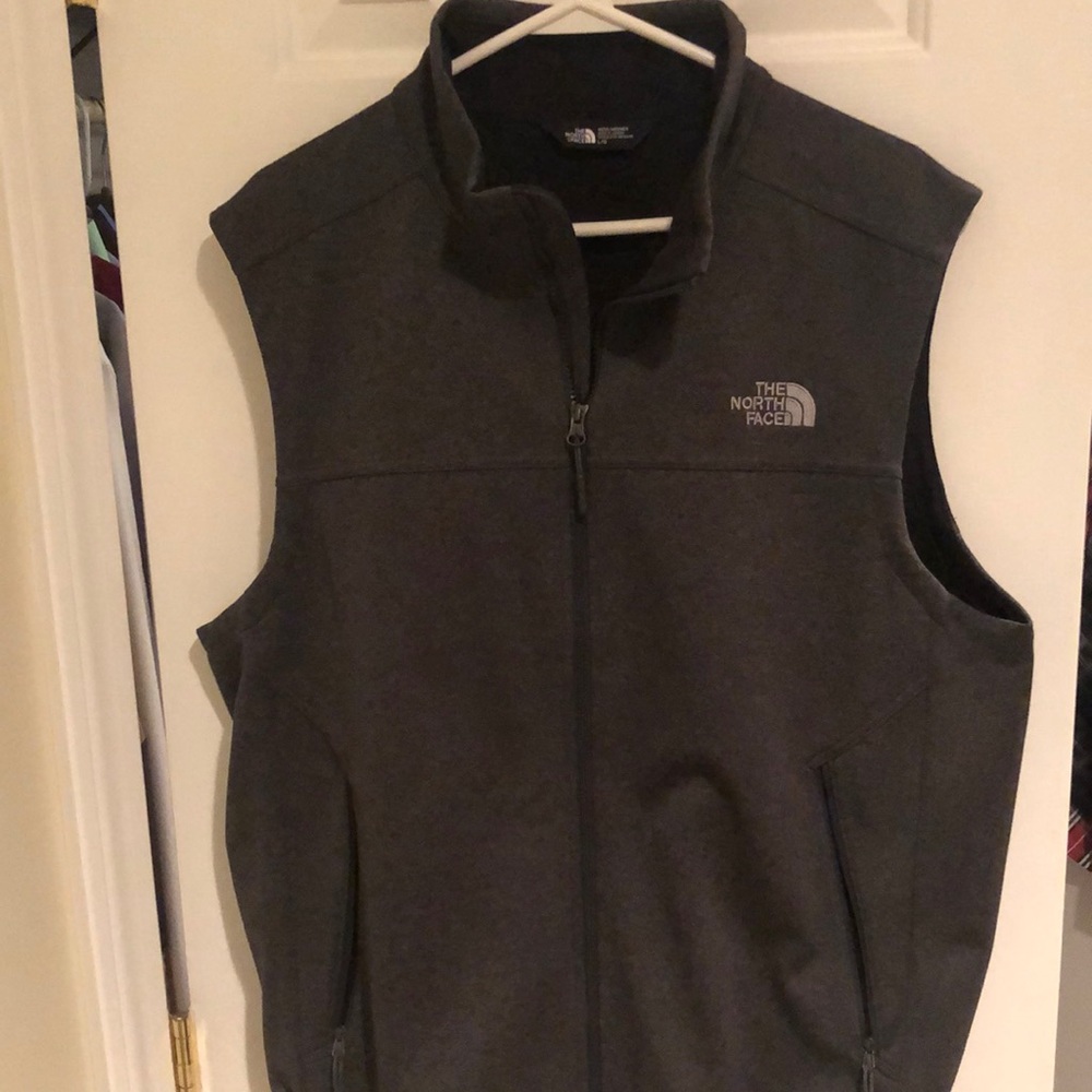 Dark Grey NorthFace Vest!